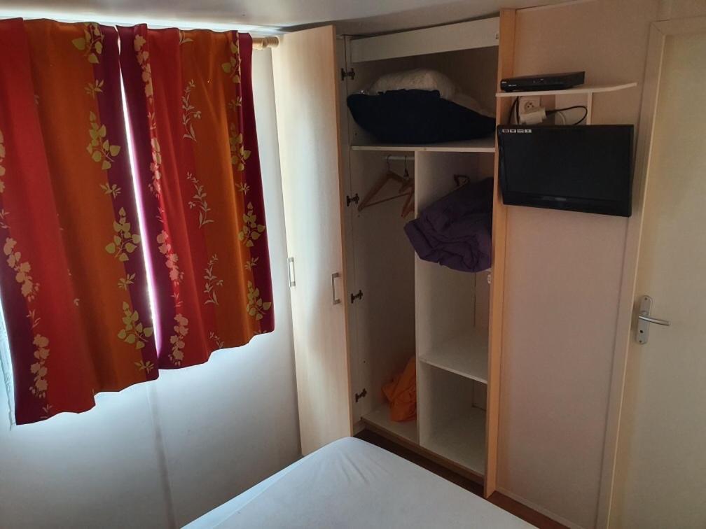 Mobil Home Avec Spacieuse Terrasse A Meschers Proche De Royan Екстериор снимка