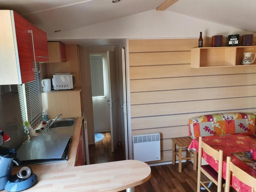 Mobil Home Avec Spacieuse Terrasse A Meschers Proche De Royan Екстериор снимка