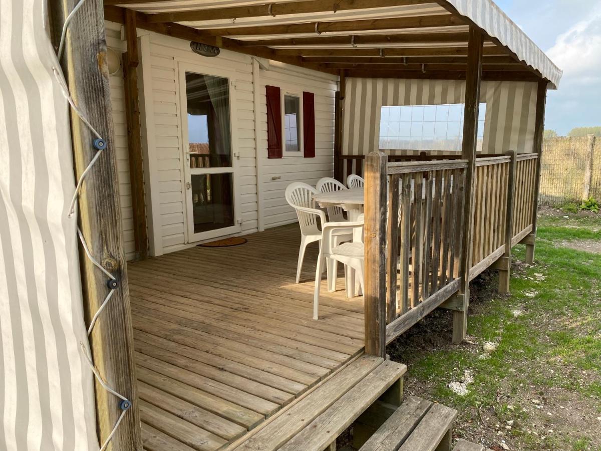 Mobil Home Avec Spacieuse Terrasse A Meschers Proche De Royan Екстериор снимка